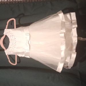 Girls dress Brand New.